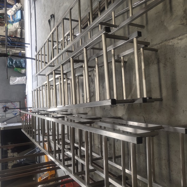 工程案例：不銹鋼爬梯項目工程