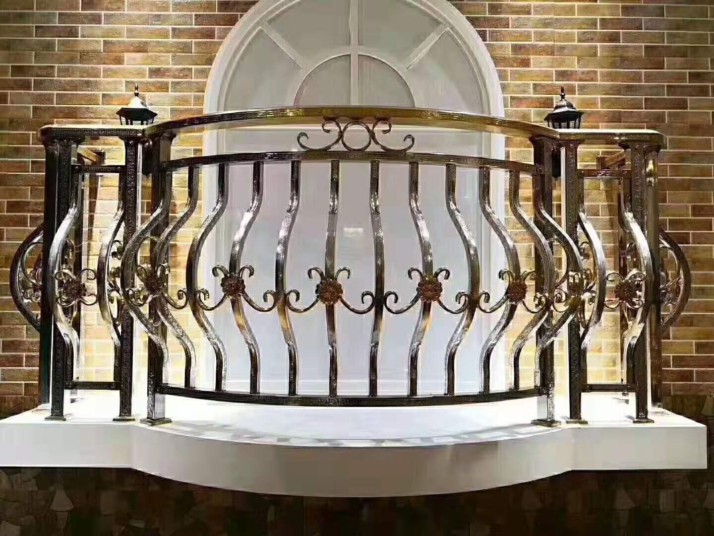 彩色不銹鋼室內(nèi)圍欄 彩色不銹鋼室內(nèi)圍欄