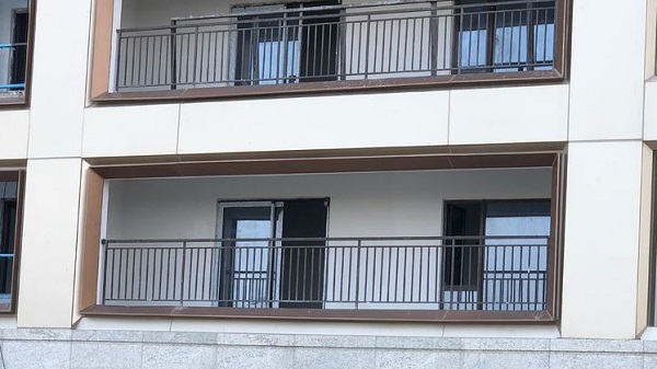 深圳小區(qū)304不銹鋼管護(hù)欄項(xiàng)目