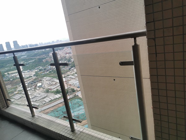 不銹鋼陽臺護欄