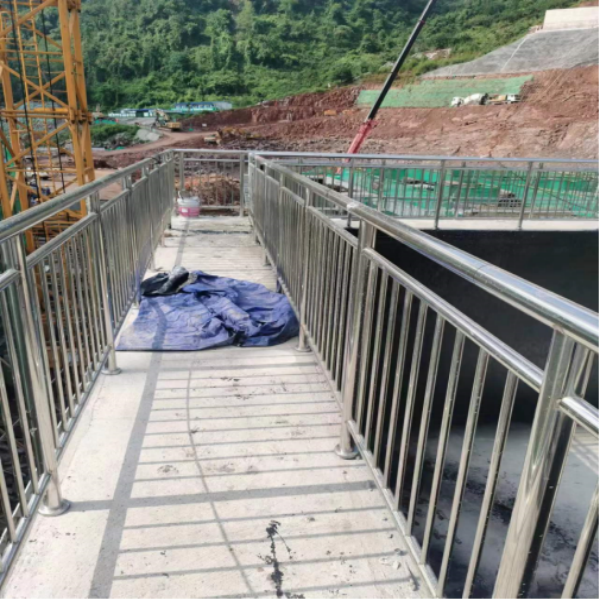 污水處理工廠護(hù)欄